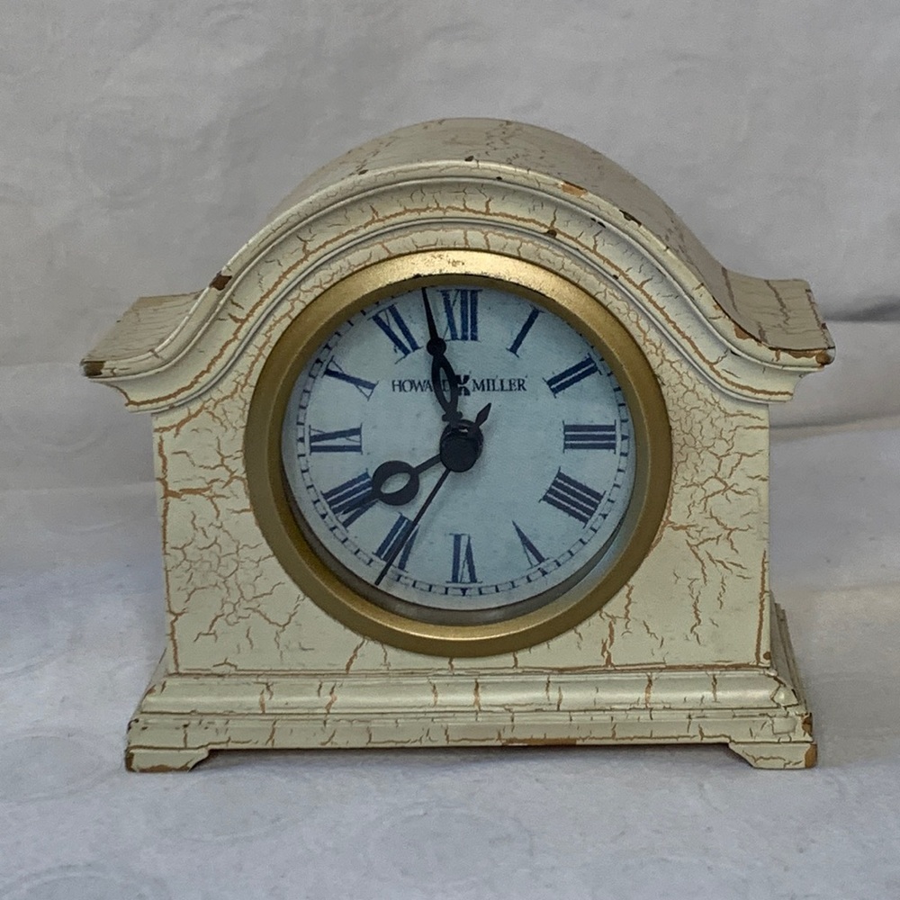 Howard Miller Tabletop/Mantle Delano Clock Tuscany Crackle Collection #645-410